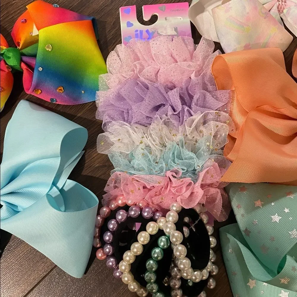 Lot of JoJo‎ Siwa Large Cheer Bows and other hair accessories.